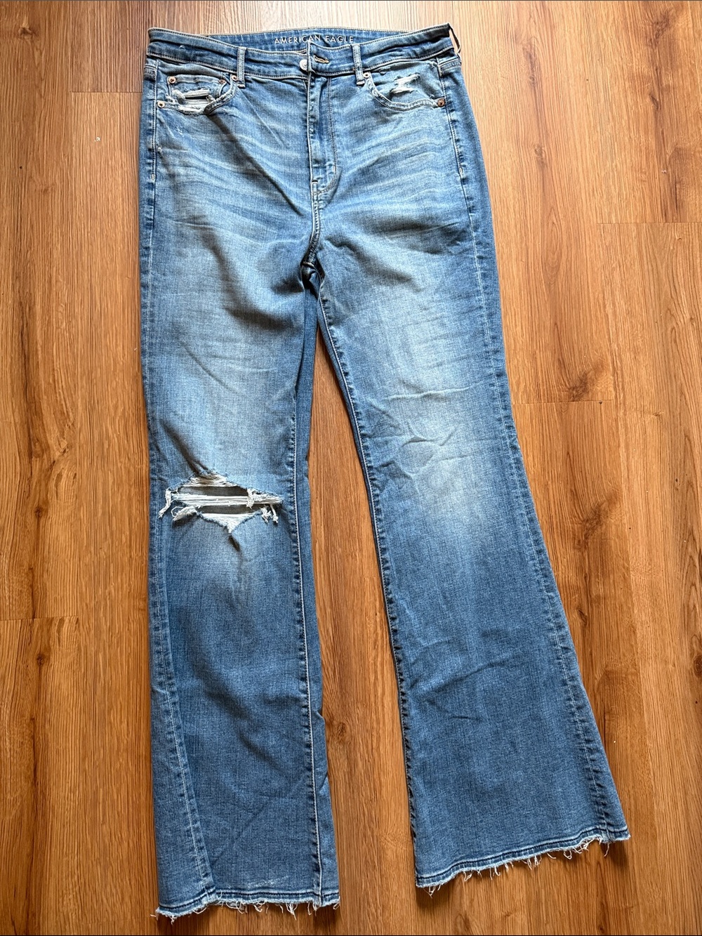 American Eagle Women's Distressed Blue Jeans